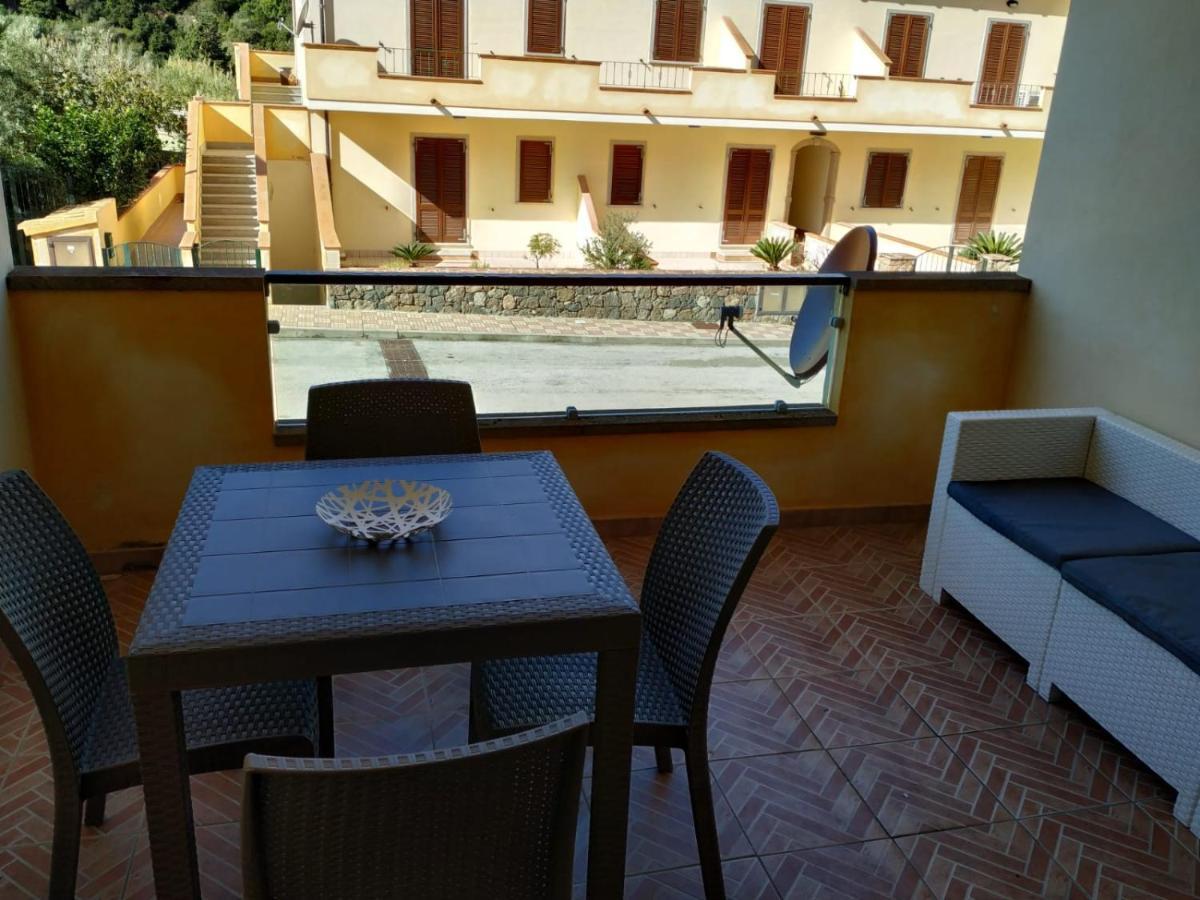 La Caletta Di Dany Apartment Кастелсардо Екстериор снимка